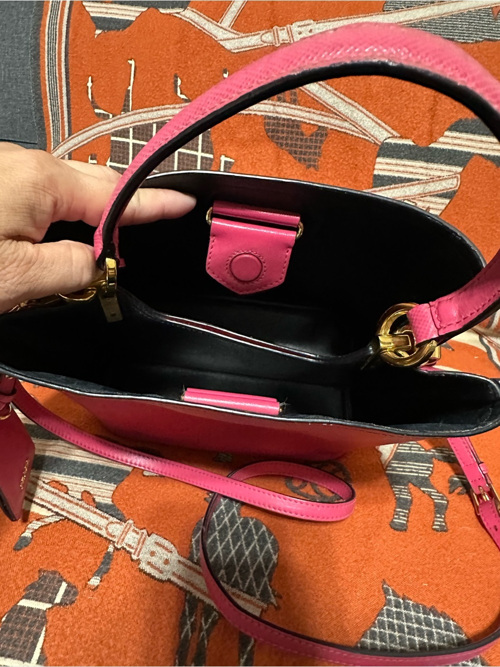 PRADA❤️🌟PINK SAFFIANO LEATHER BUCKET BAG⭐️ - Picture 9 of 10
